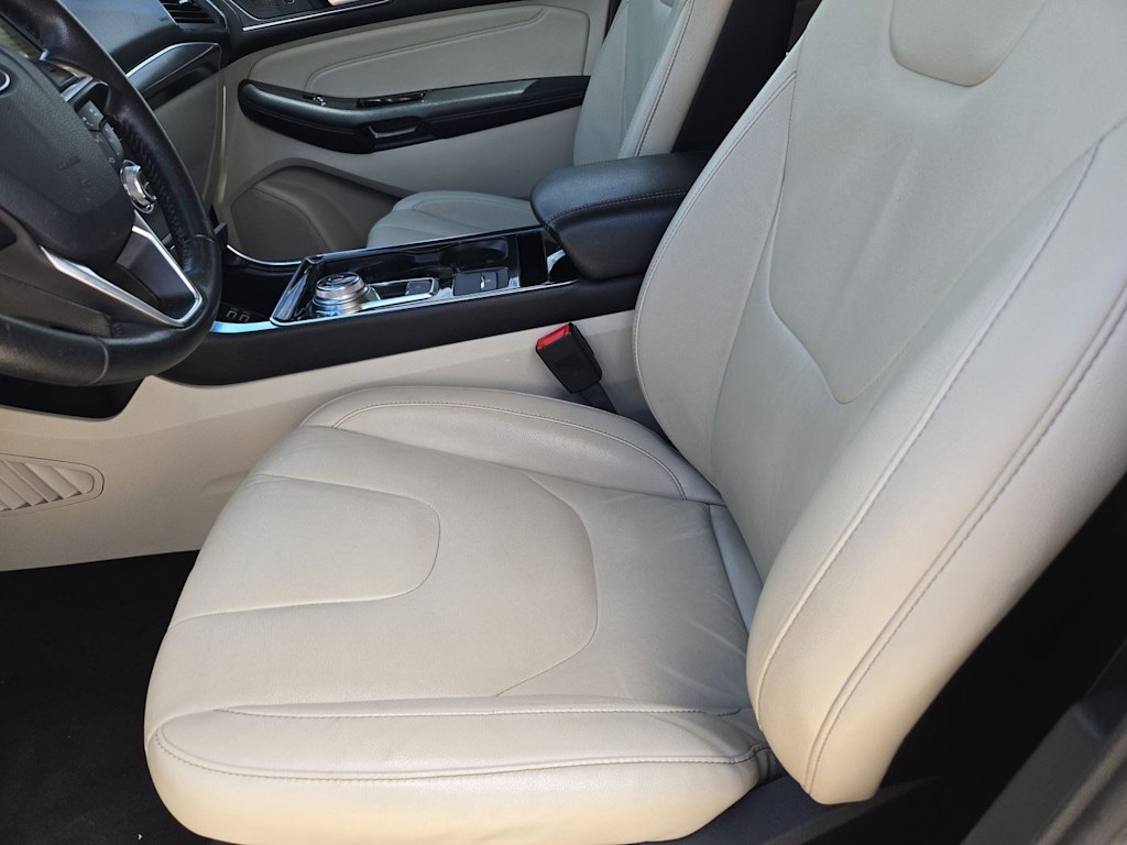 Thumbnail: 2019 Ford Edge - 10