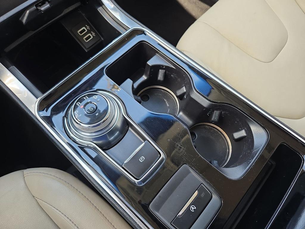 Thumbnail: 2019 Ford Edge - 31