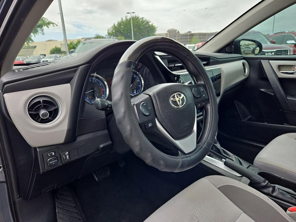 Thumbnail: 2017 Toyota Corolla - 2