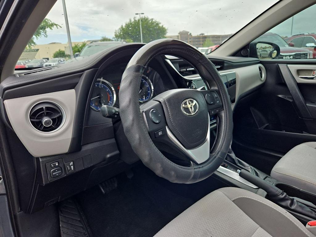 Thumbnail: 2017 Toyota Corolla - 2