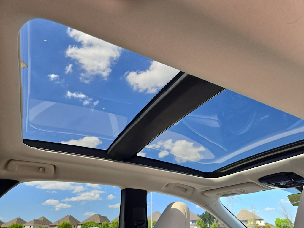 Thumbnail: 2023 Lexus RX - 26