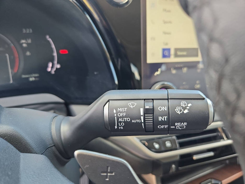 Thumbnail: 2023 Lexus RX - 14