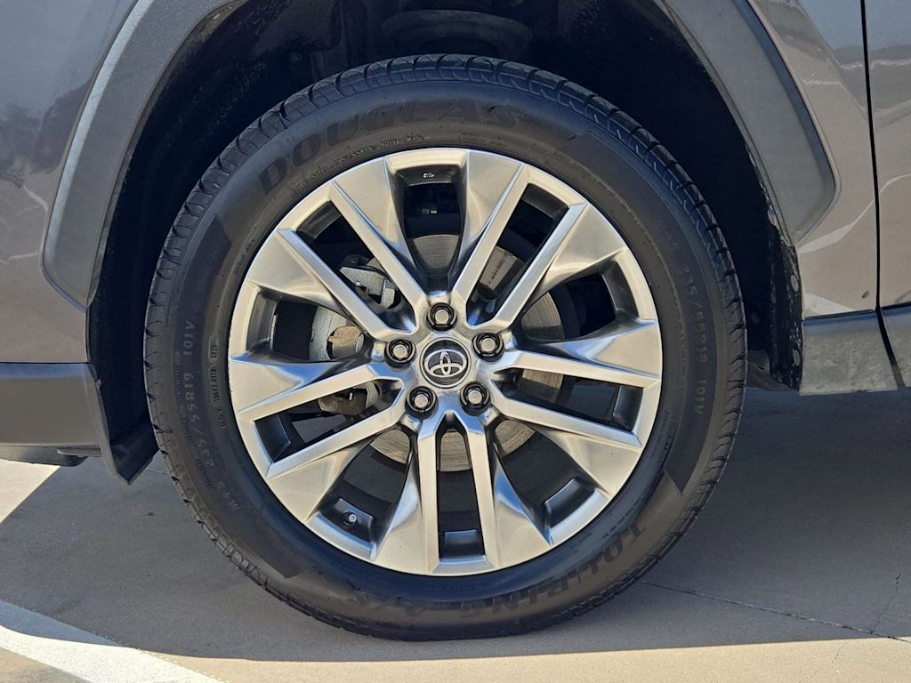 Thumbnail: 2020 Toyota RAV4 - 8
