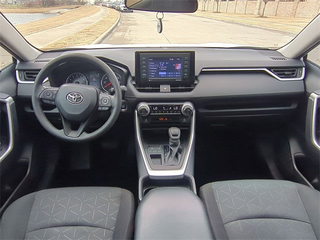 2021 Toyota RAV4 XLE 10