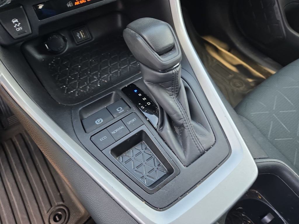 Thumbnail: 2024 Toyota RAV4 - 15