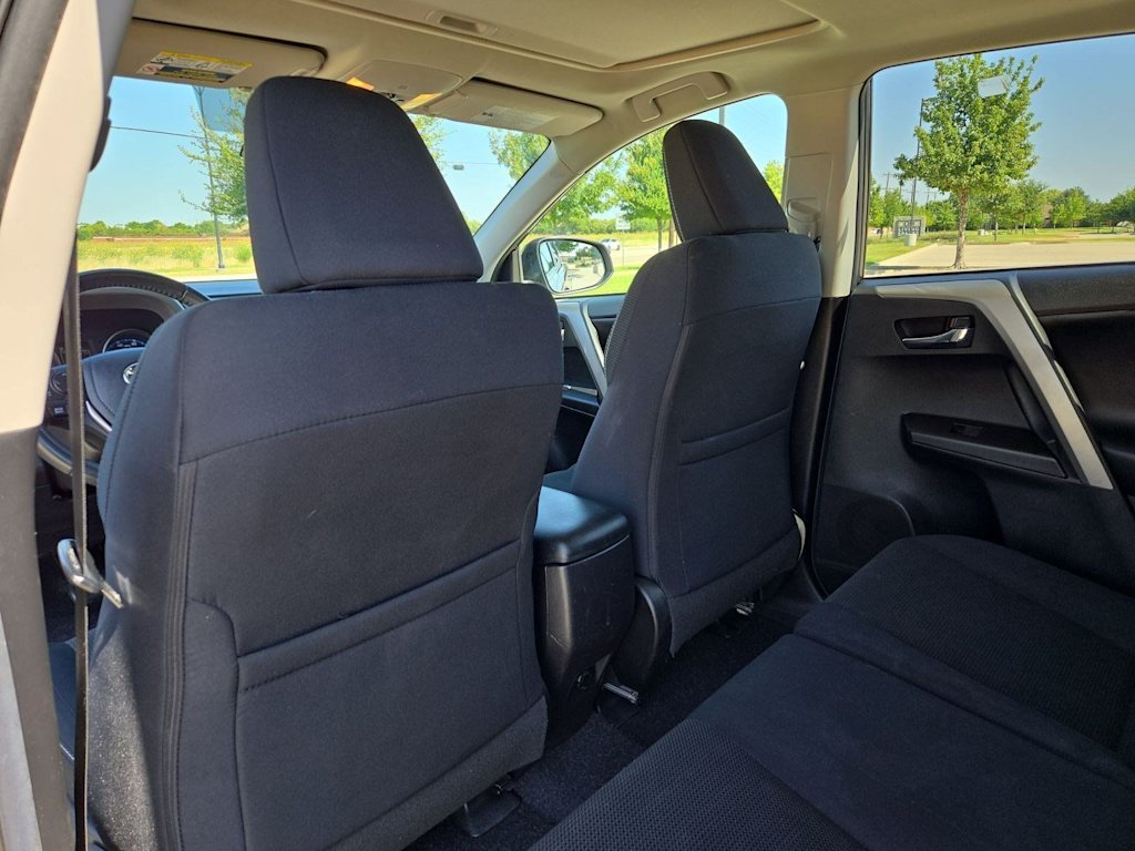 Thumbnail: 2018 Toyota RAV4 - 12