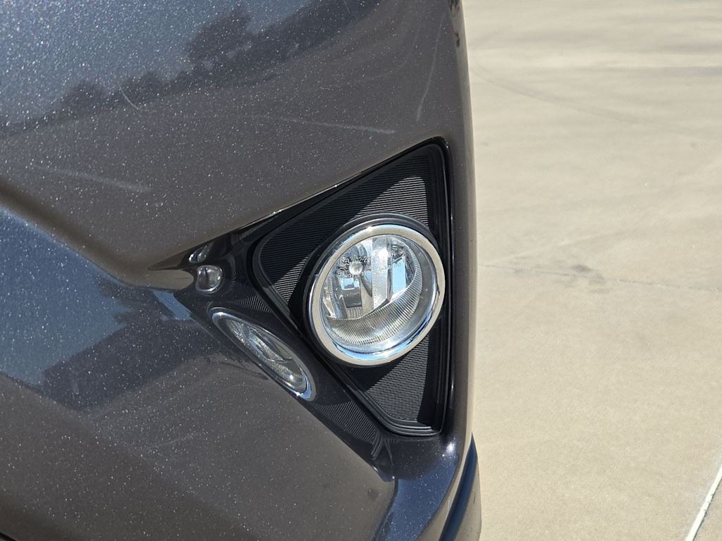 Thumbnail: 2018 Toyota RAV4 - 18