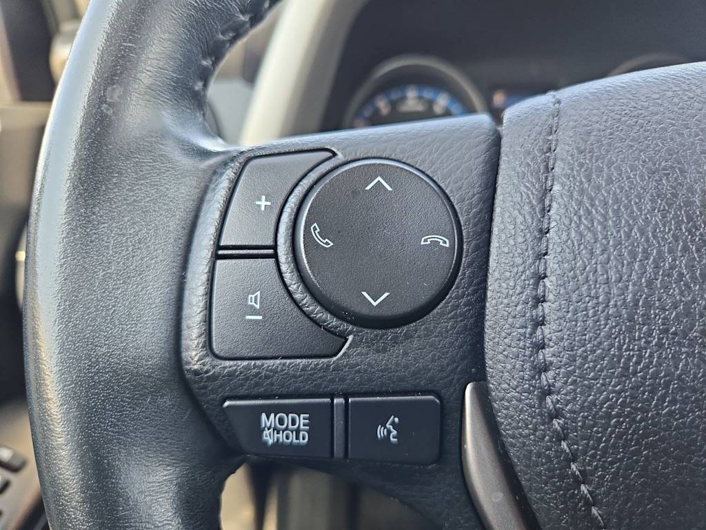 Thumbnail: 2018 Toyota RAV4 - 29