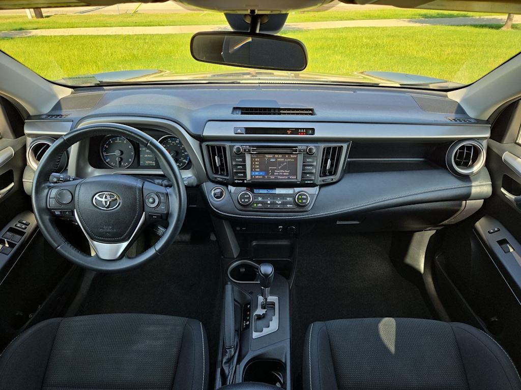 Thumbnail: 2018 Toyota RAV4 - 9