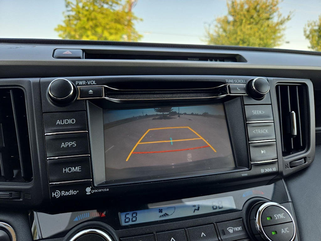 Thumbnail: 2018 Toyota RAV4 - 33