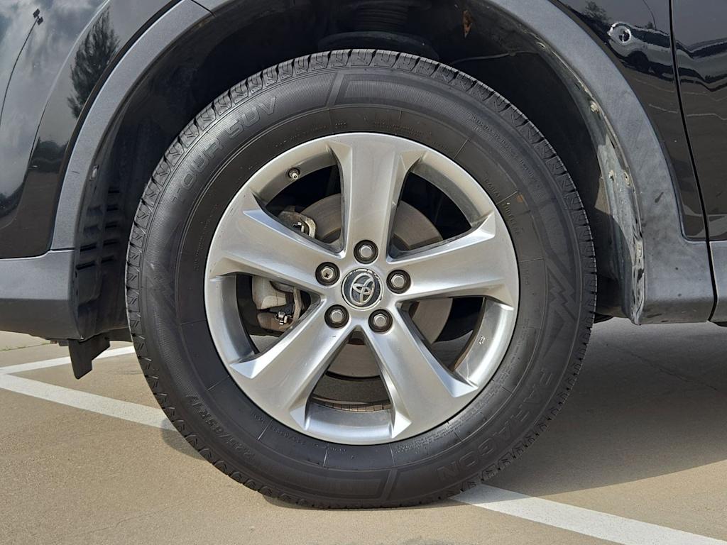 Thumbnail: 2015 Toyota RAV4 - 8