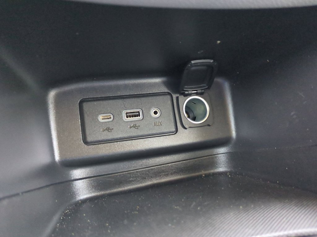 Thumbnail: 2020 Chevrolet Equinox - 31