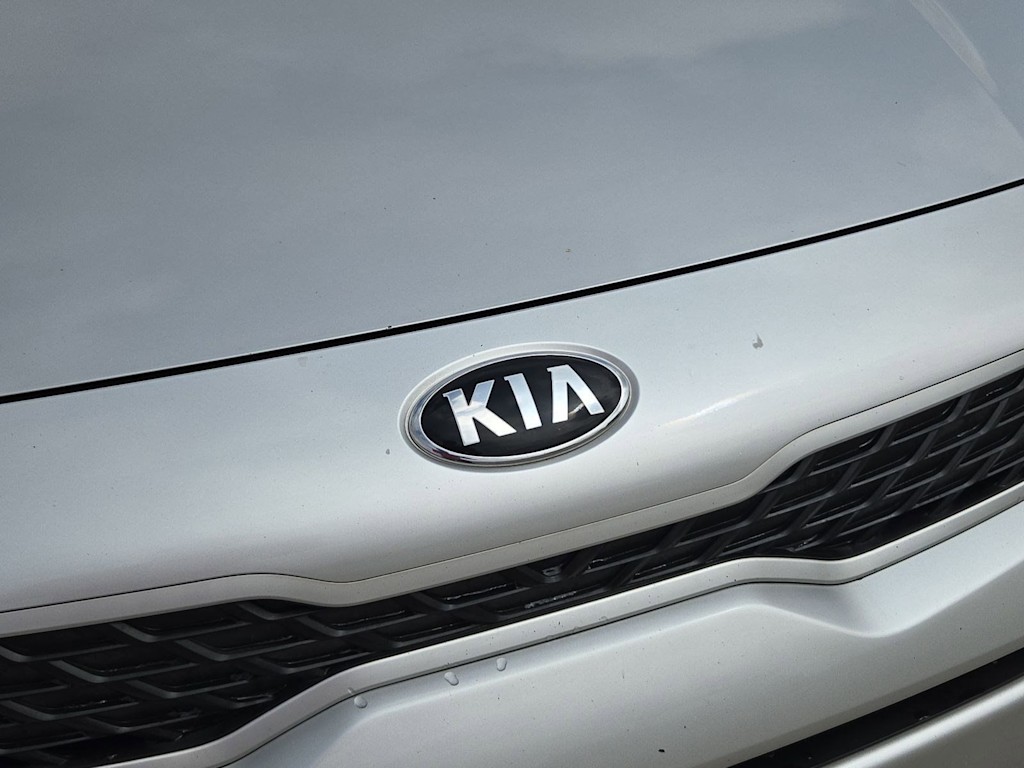 Thumbnail: 2020 Kia Rio - 7