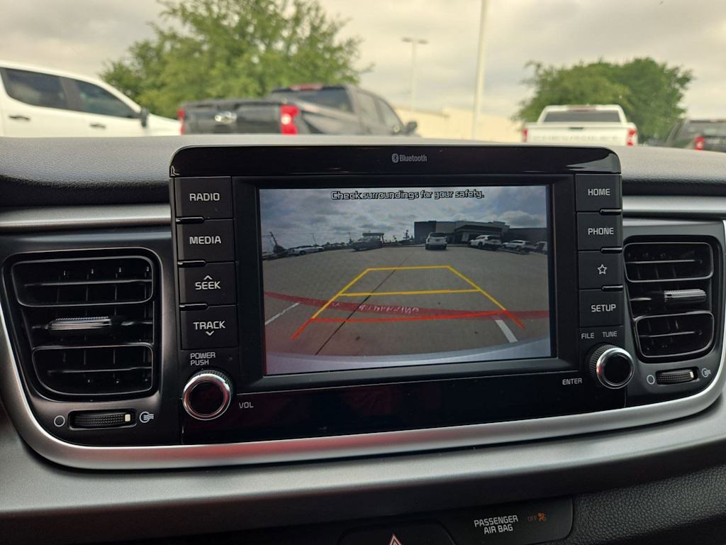Thumbnail: 2020 Kia Rio - 30