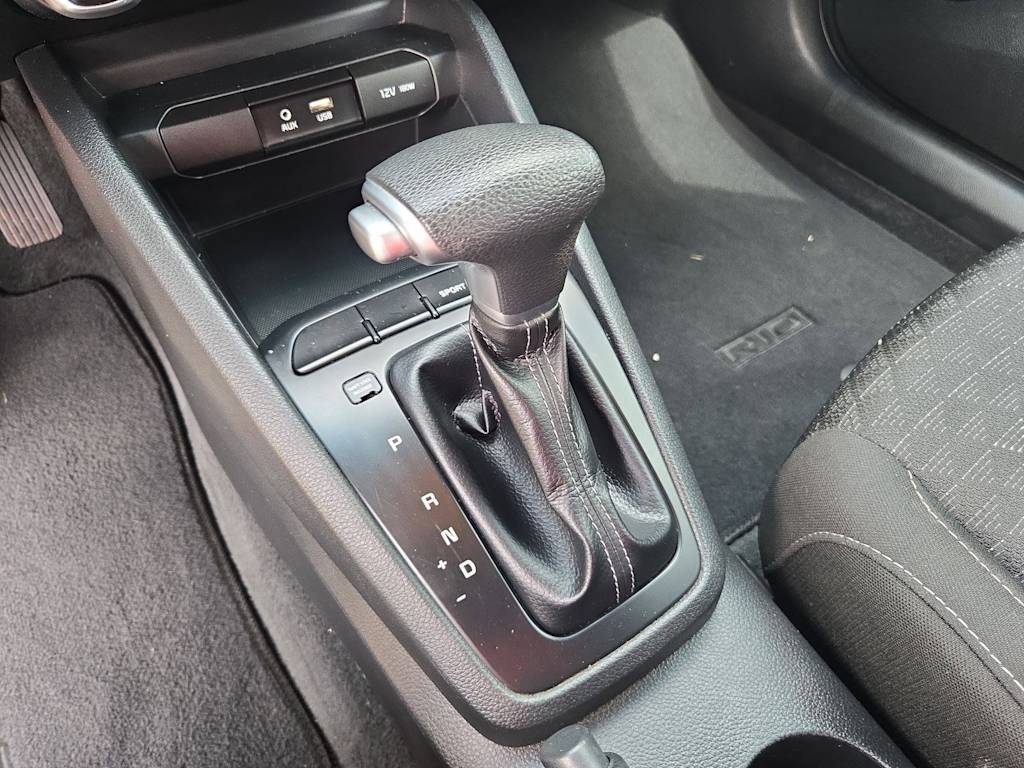 Thumbnail: 2020 Kia Rio - 15