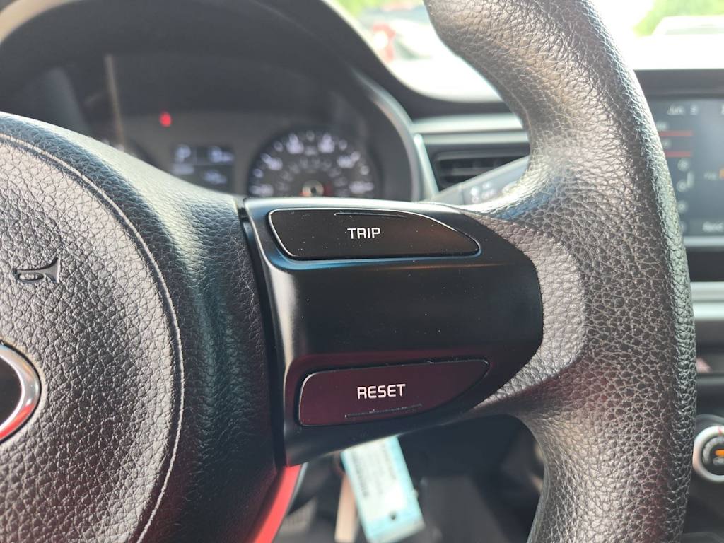 Thumbnail: 2020 Kia Rio - 27