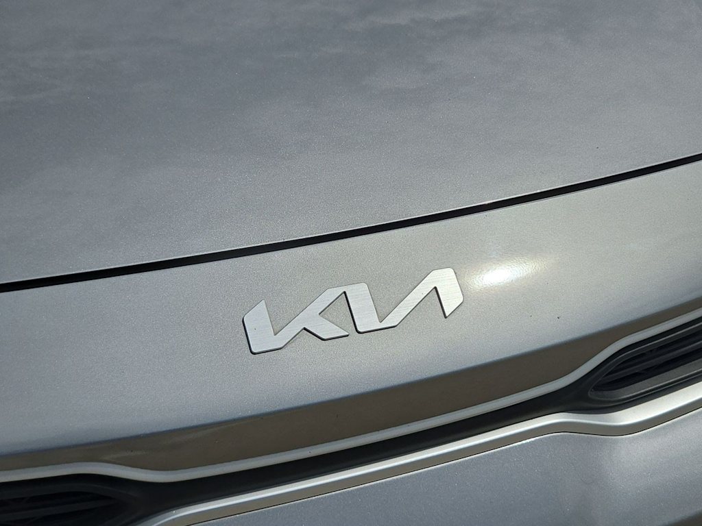 Thumbnail: 2023 Kia Rio - 7