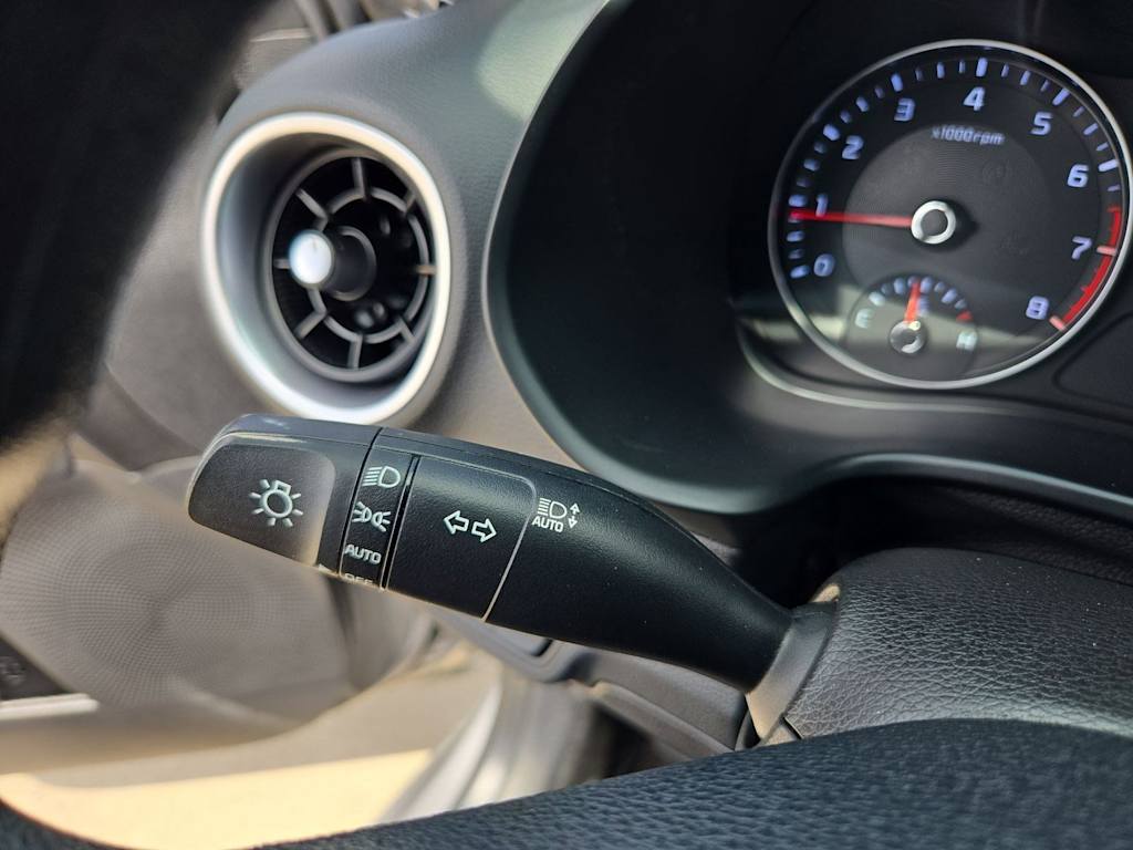 Thumbnail: 2023 Kia Forte - 28