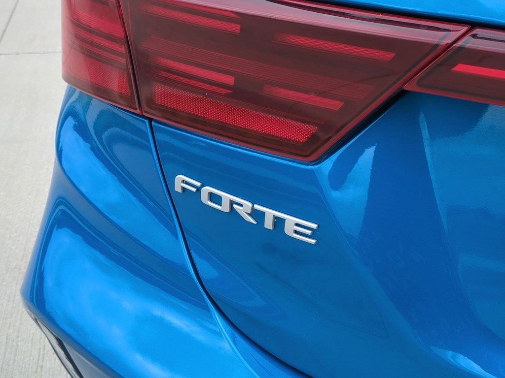 2023 Kia Forte GT-Line 23