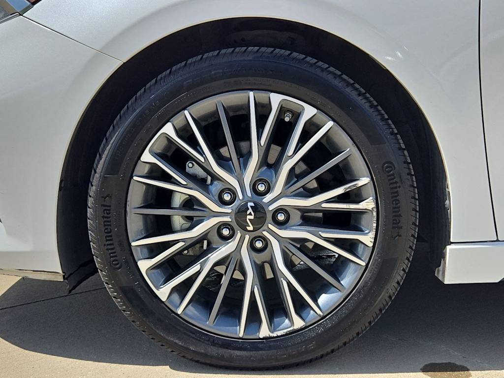 Thumbnail: 2022 Kia Forte - 8