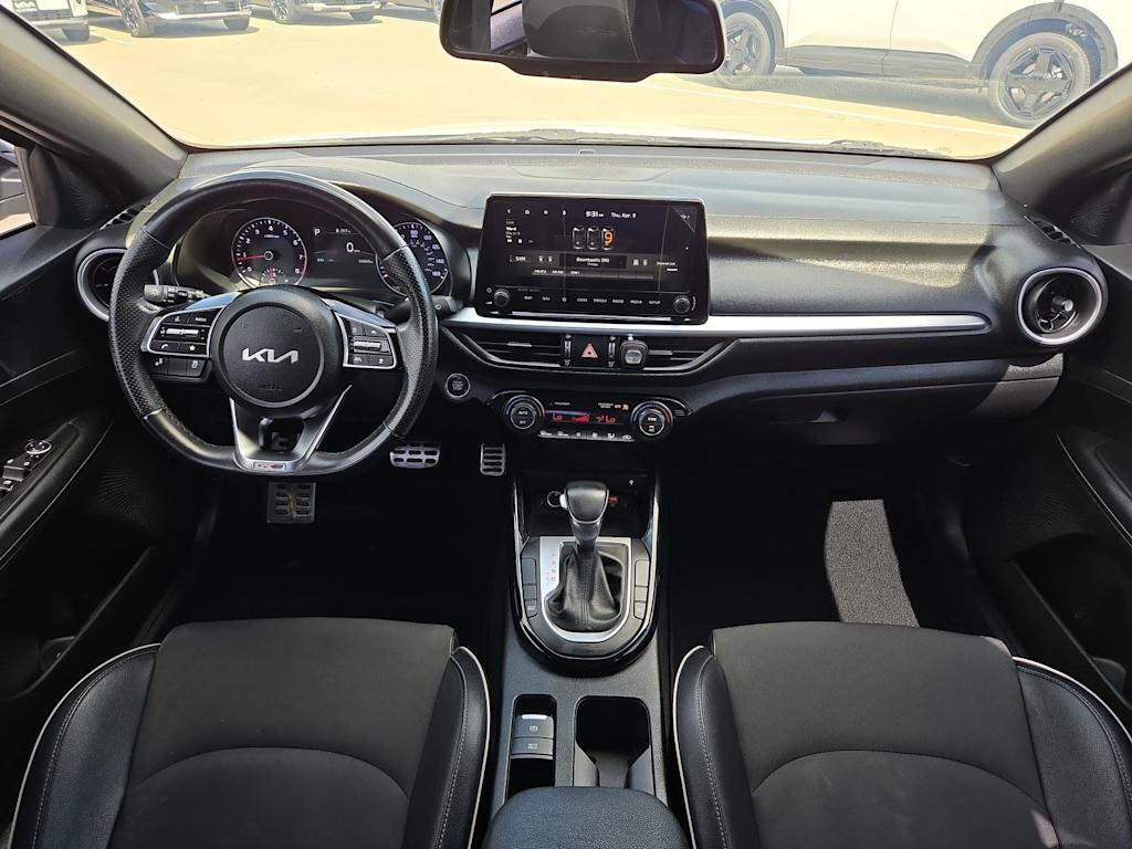 Thumbnail: 2022 Kia Forte - 9