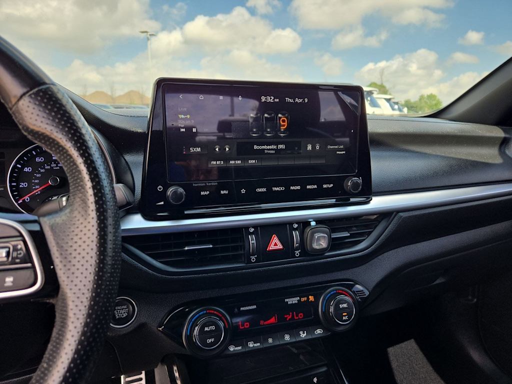 Thumbnail: 2022 Kia Forte - 14