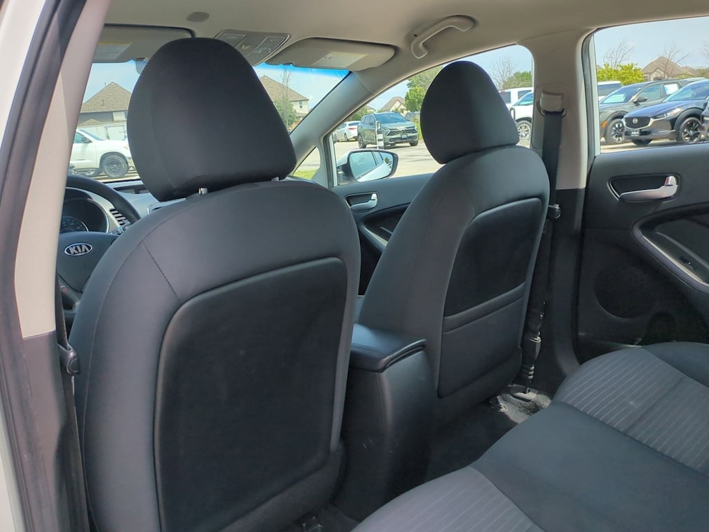 Thumbnail: 2018 Kia Forte - 13