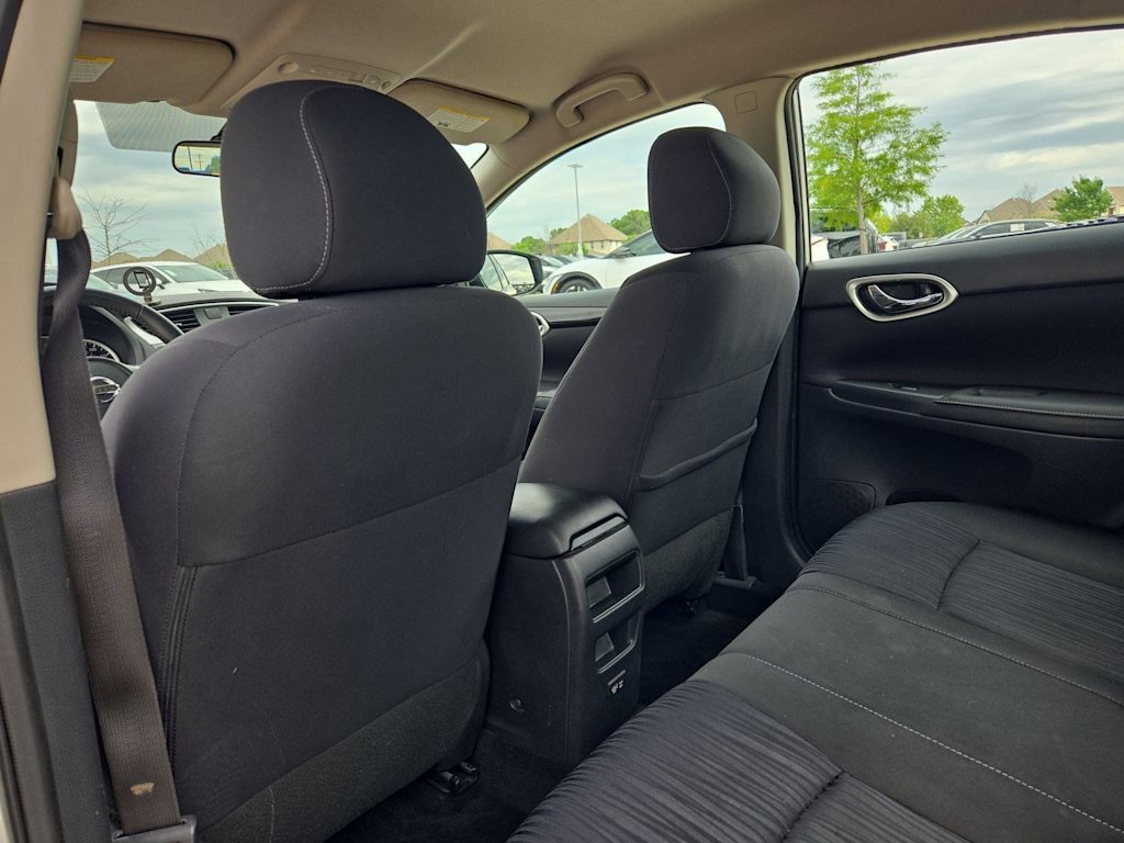 Thumbnail: 2019 Nissan Sentra - 12