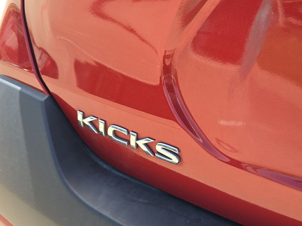Thumbnail: 2018 Nissan Kicks - 7