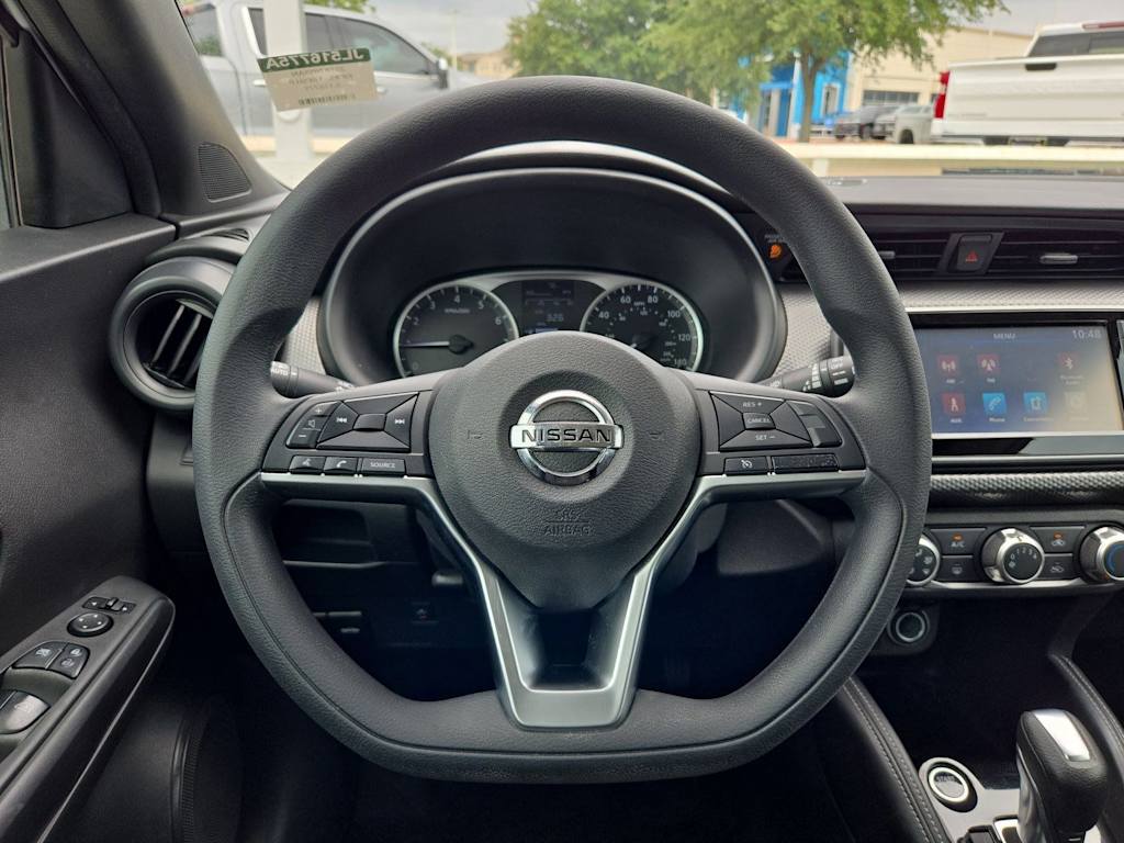 Thumbnail: 2018 Nissan Kicks - 13