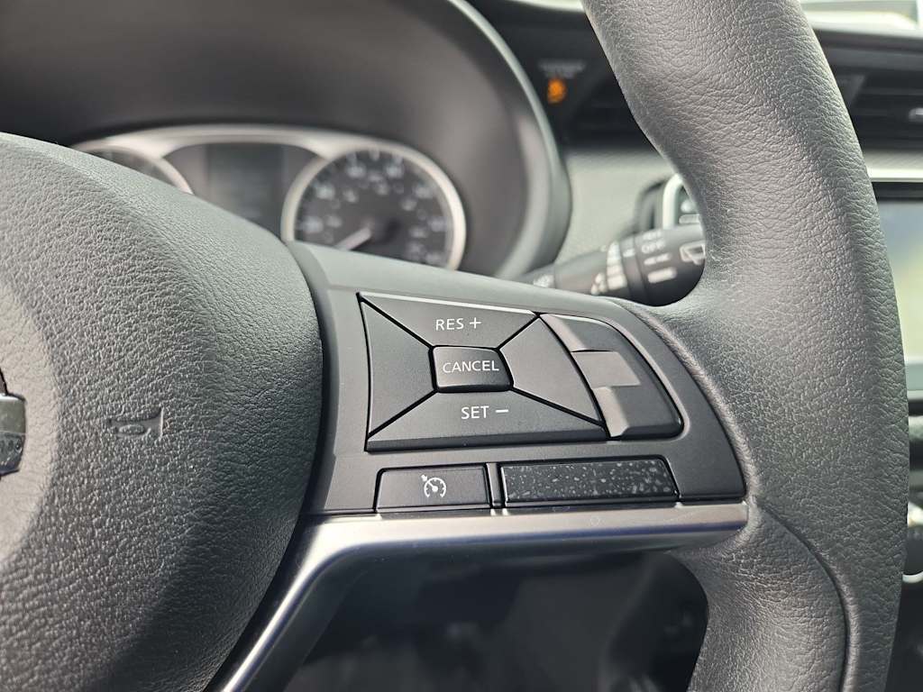 Thumbnail: 2018 Nissan Kicks - 28