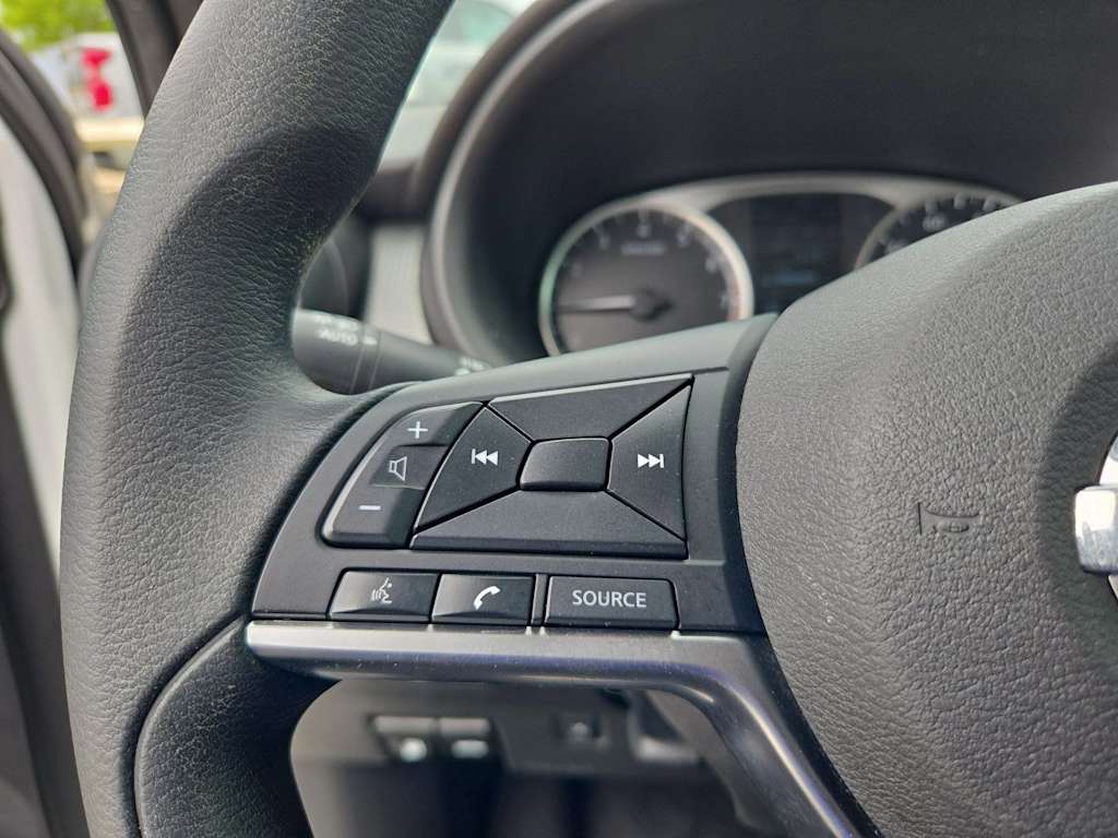Thumbnail: 2018 Nissan Kicks - 27