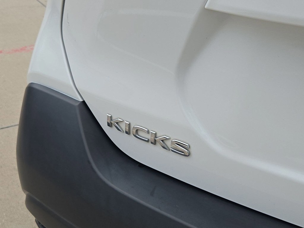 Thumbnail: 2018 Nissan Kicks - 7