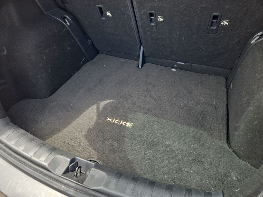 Thumbnail: 2019 Nissan Kicks - 17
