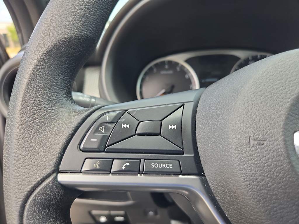 Thumbnail: 2019 Nissan Kicks - 27