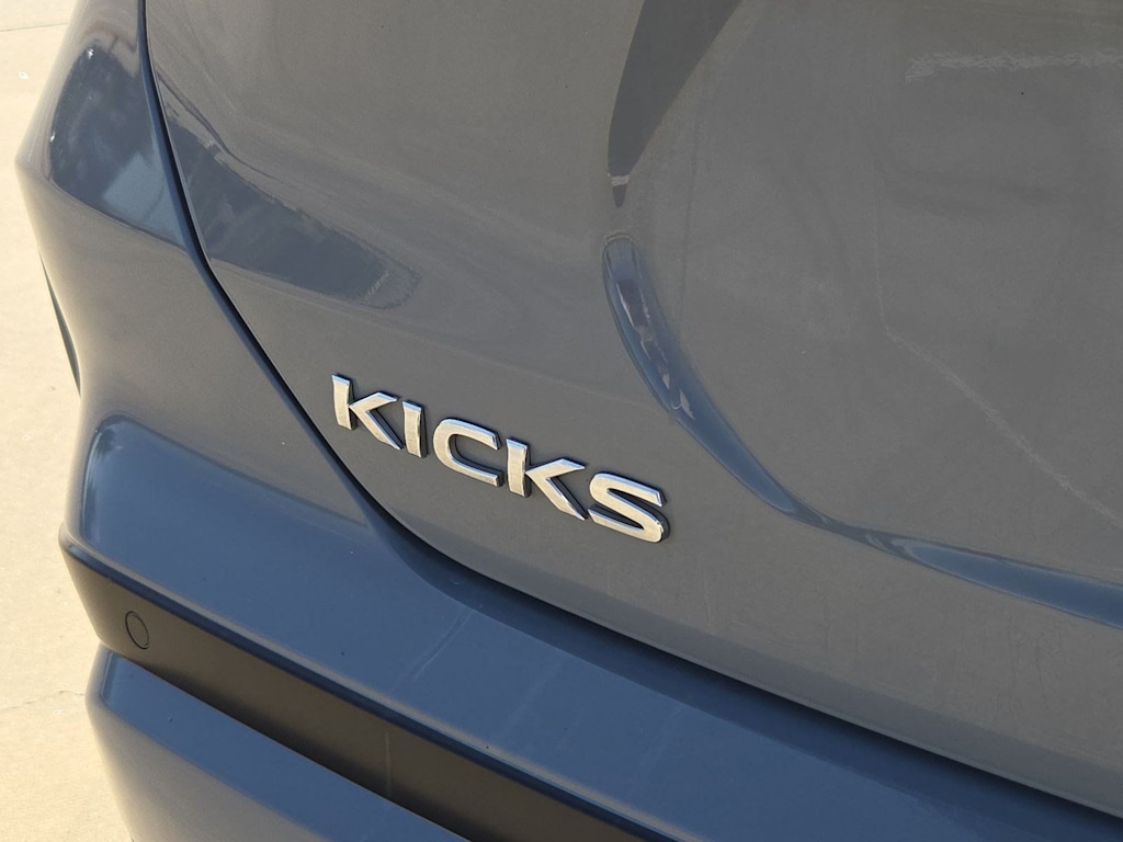 Thumbnail: 2021 Nissan Kicks - 23
