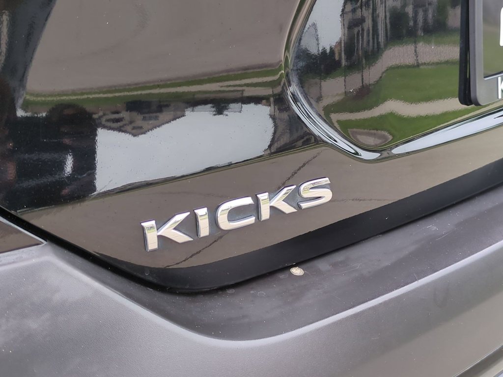 2020 Nissan Kicks SR 25