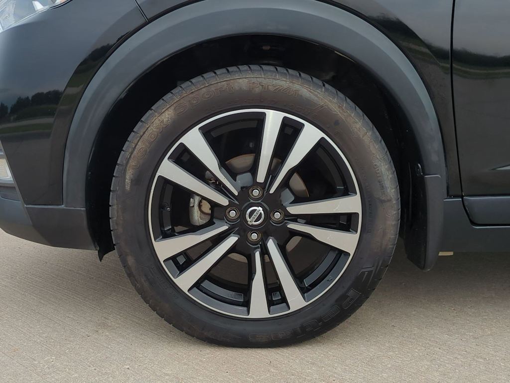 2020 Nissan Kicks SR 8