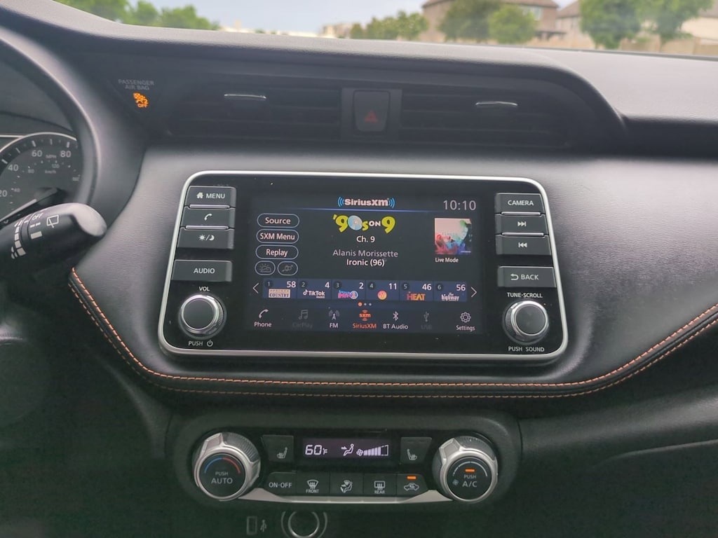 2020 Nissan Kicks SR 15
