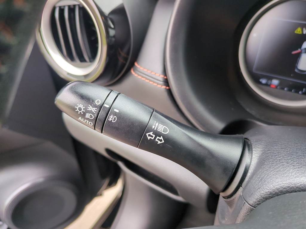2020 Nissan Kicks SR 31