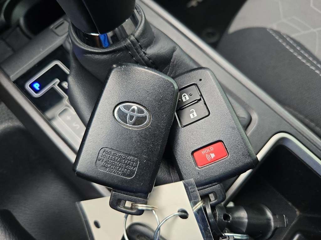 Thumbnail: 2023 Toyota Tacoma - 14