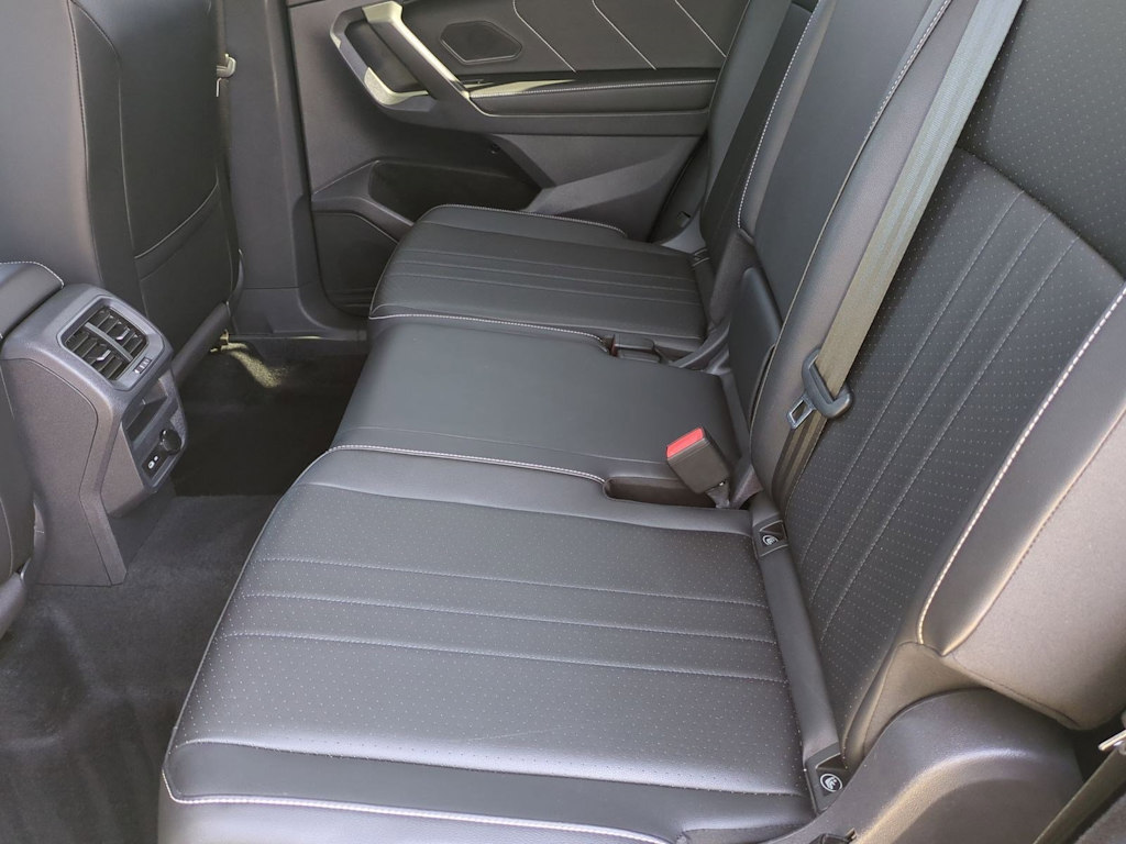 Thumbnail: 2022 Volkswagen Tiguan - 24