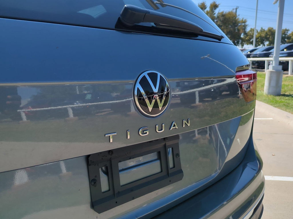Thumbnail: 2022 Volkswagen Tiguan - 7