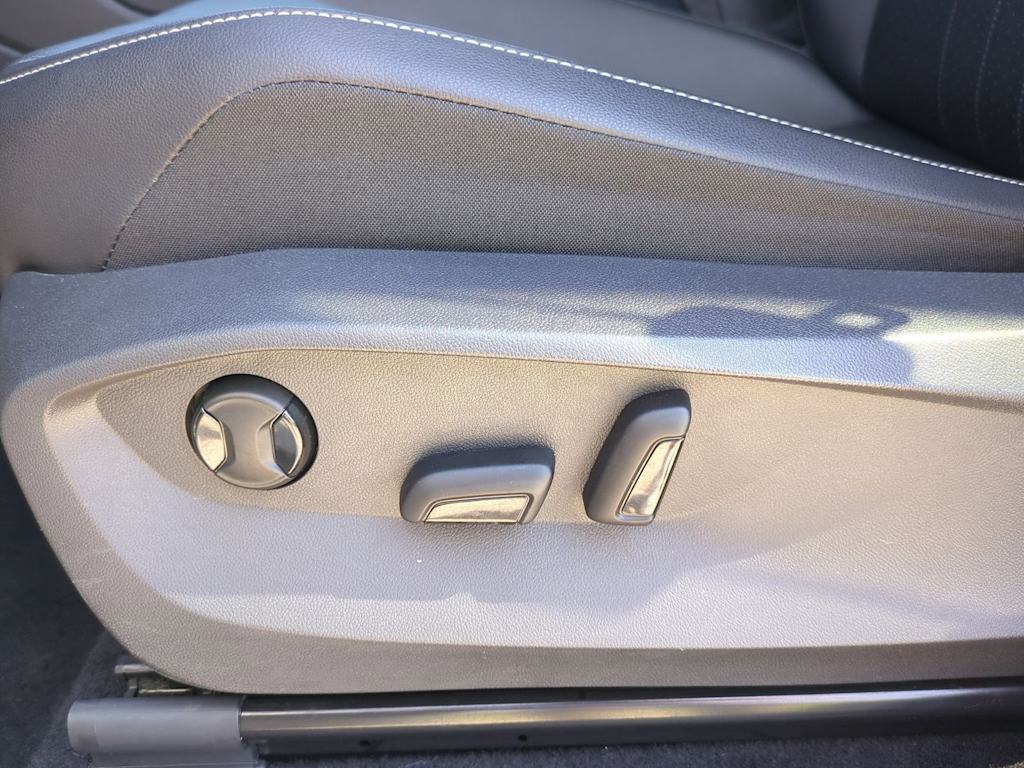 Thumbnail: 2022 Volkswagen Tiguan - 23