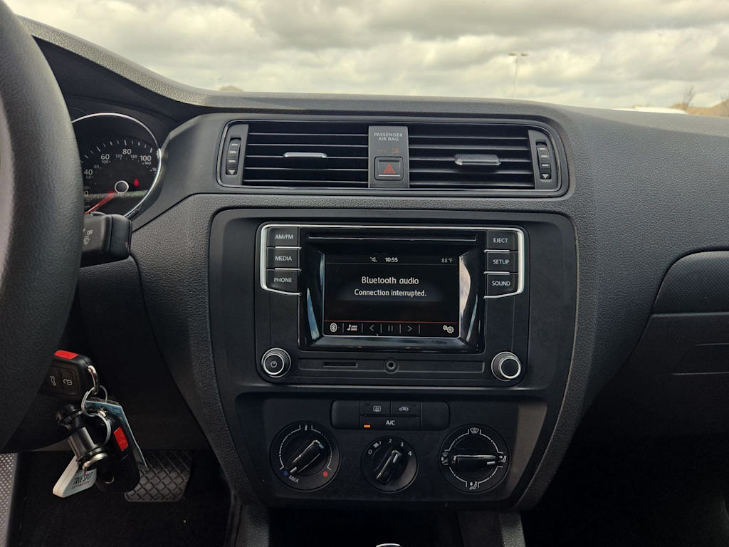 Thumbnail: 2016 Volkswagen Jetta - 14