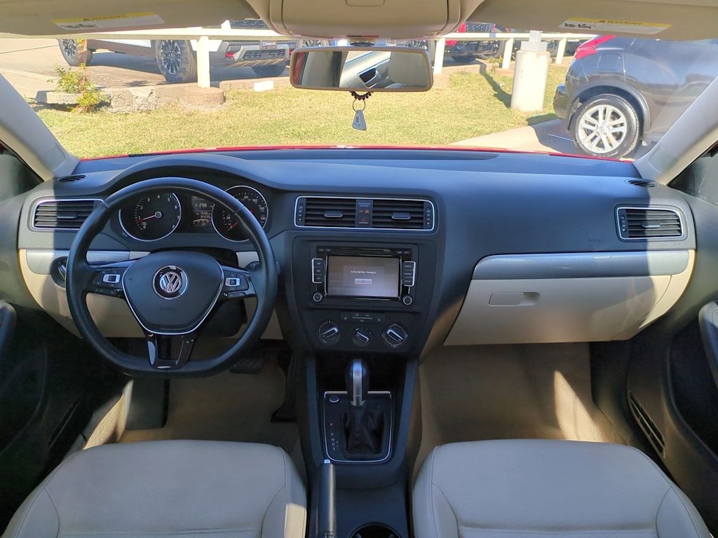 Thumbnail: 2015 Volkswagen Jetta - 9