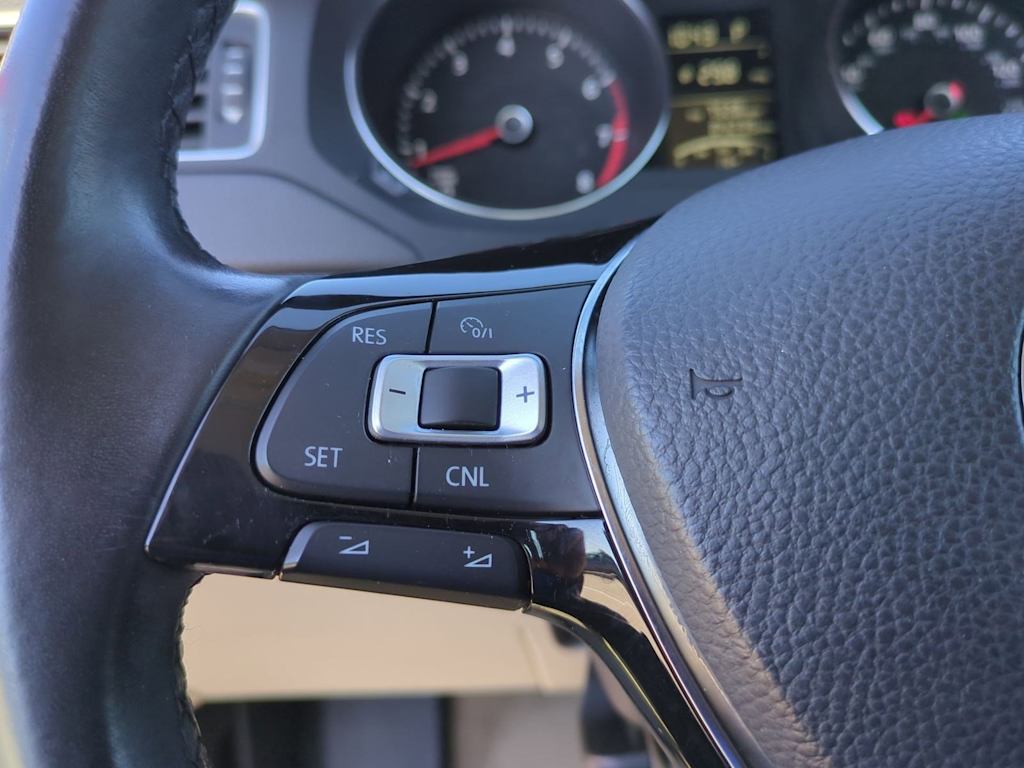 Thumbnail: 2015 Volkswagen Jetta - 28