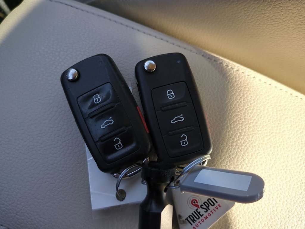 Thumbnail: 2015 Volkswagen Jetta - 17