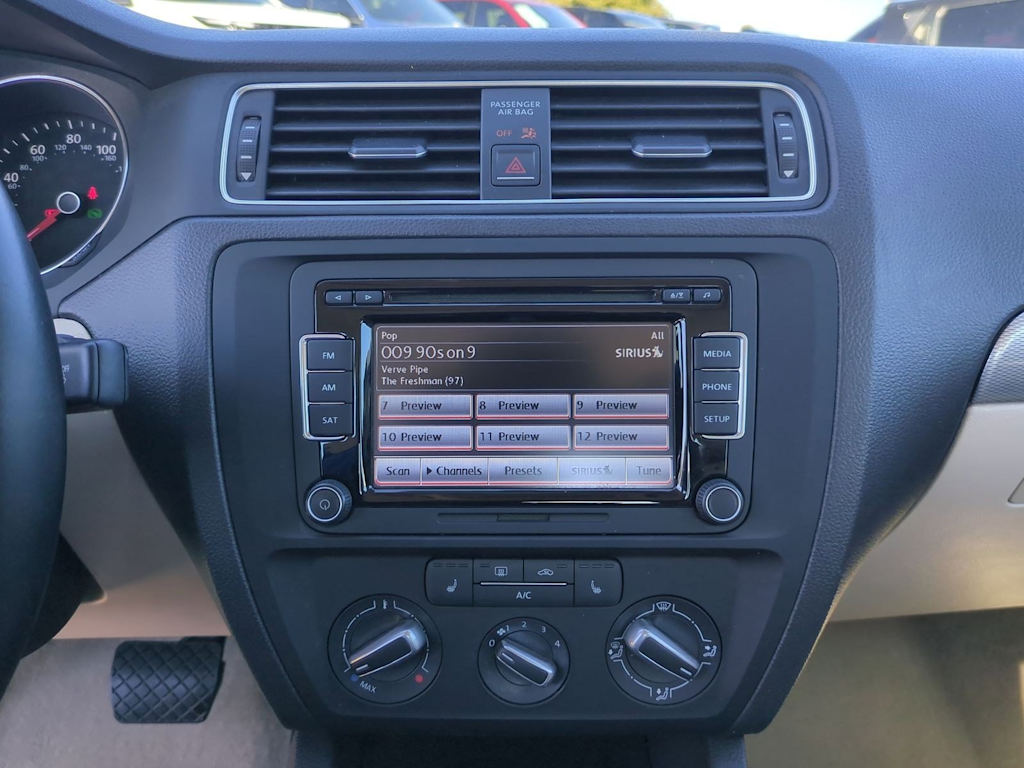 Thumbnail: 2015 Volkswagen Jetta - 14