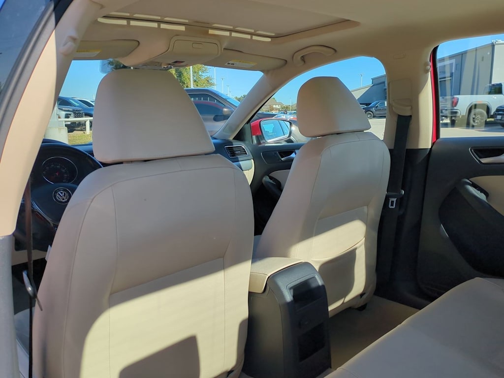 Thumbnail: 2015 Volkswagen Jetta - 12